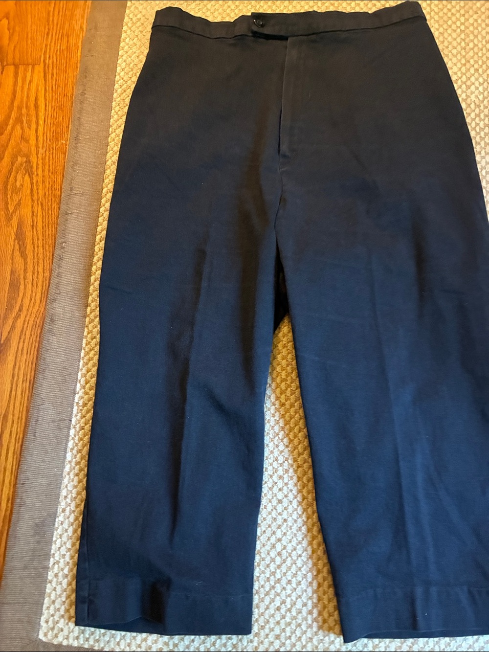Briggs New York Women's Black Capris